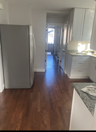 kitchen - Spacious Apartment, Close to Campus, Quiet neighborhood