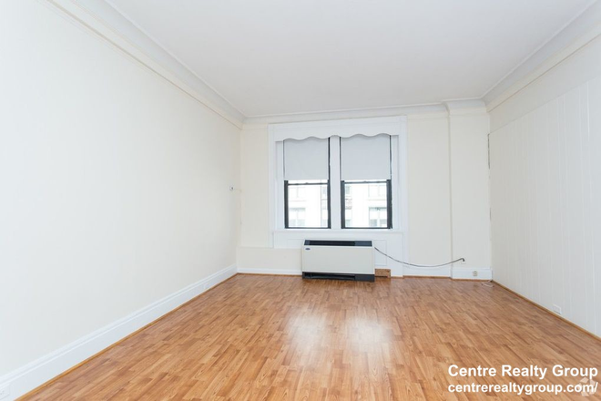 living space - Charming Studio/1 Bath w/ Heat&Hot Water Included!! Avail. 6/1/24!! Apartments