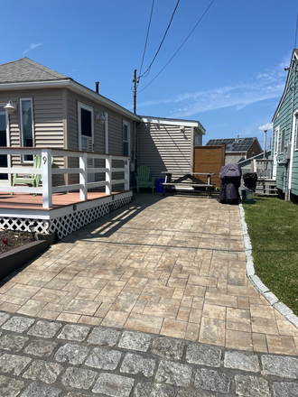 House and driveway - Winter rental , 3 min walk to beach Apartments