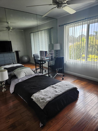 guest #2 prtl furnished - Beautiful Townhome to Share in Most Desired Neighborhood in Carmel Valley