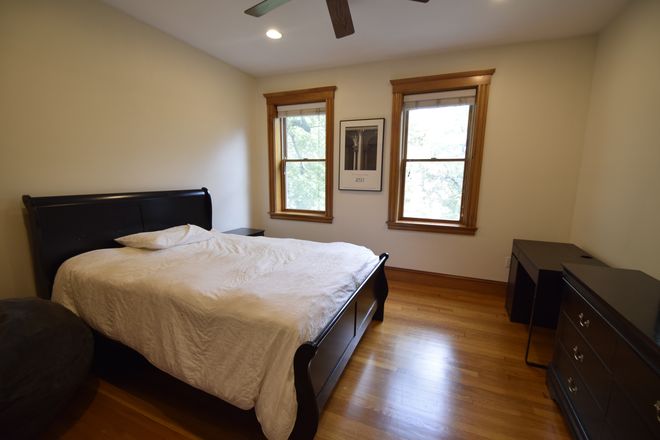 x - COOLIDGE CORNER 3 BED 2 BATH APARTMENT - BU - GREEN LINE - CENTRAL AC - LAUNDRY IN UNIT