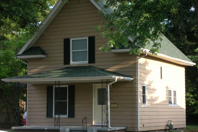 House - 606 Howard St - Quite Place, Closest House to Campus, Walking distance from Notre Dame Campus