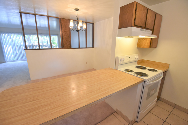 3000 Colorado Ave #B-106 - 3000 COLORADO AVE #B-106 - (3BR/1.5BA) Condo