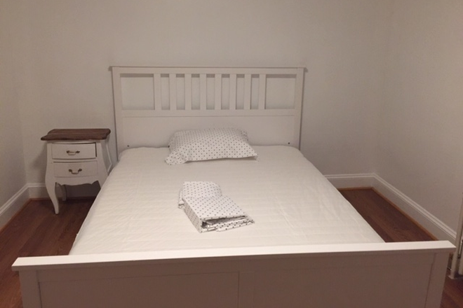 Bedroom2 - Close to Campus $4500 for 5 Bedrooms 2.5 baths House