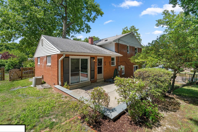 backyard - Premium Student Housing Near UMD | Newly Renovated | Modern Study Lounge | Cozy Shared Spaces House