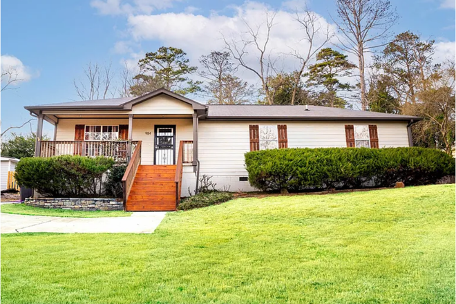 Outside of House - Quiet Study-Friendly Home with Private Room and Bathroom for UAB Grad Students