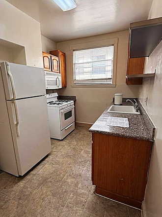 kitchen - 2br - 650ft2 - Sunny Apartment, Close to everywhere! Near by BART & CAL