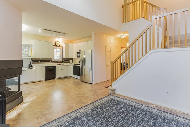 Kitchen and family room - Beautiful townhome in Pikesville