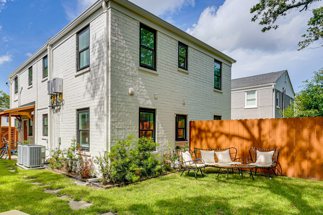 fenced in back yard - Wagener Terrace Hideaway Duplex