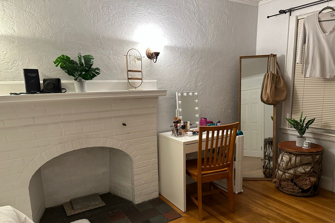 Bedroom - 3-Bedroom Apartment near Boston College