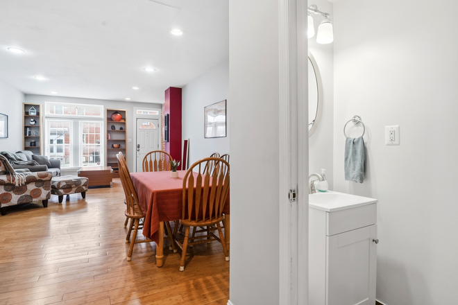 Main level - Furnished 4 BR/1.5 BA...Steps from JHMI Townhome