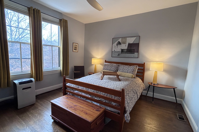 bedroom - Beautiful, fully furnished room and private bathroom in a peaceful townhouse