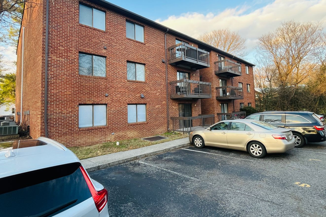  - 2 Bedroom, 1 Bath Condo