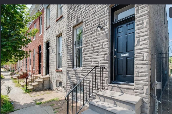 Outside Street View - Front Door - Fully Furnished, Peaceful Townhouse close to John Hopkins