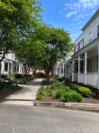 Front of the house - 2 Private room shared bath (Looking for Male roommates) House