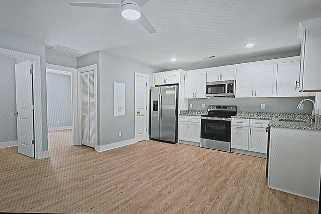 Kitchen2 - 225 Rose Ave. Walk to Campus- 3BR 2Bath House