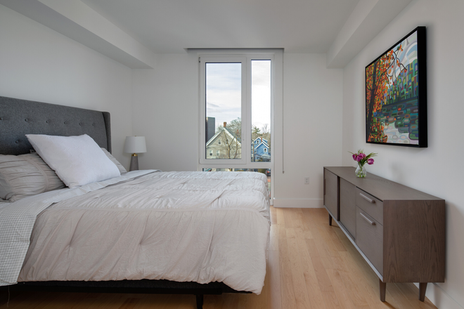 . - **1/2 Broker Fee Paid!!** BEAUTIFUL MODERN 2bed/2 bath w/LAUNDRY IN UNIT!! Avail. NOW!!! Apartments