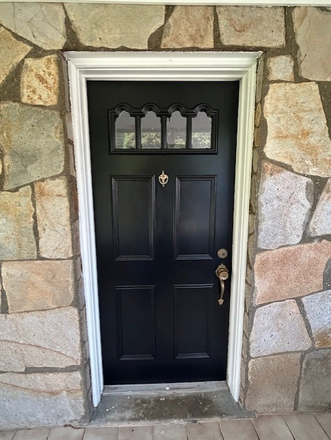 Front Door - Walk to Campus! 2 bedroom efficiency House with updates in 2025