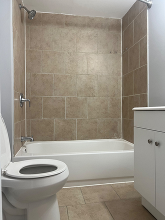 Bathroom - 1 bedroom/ 1 bath apartment rental