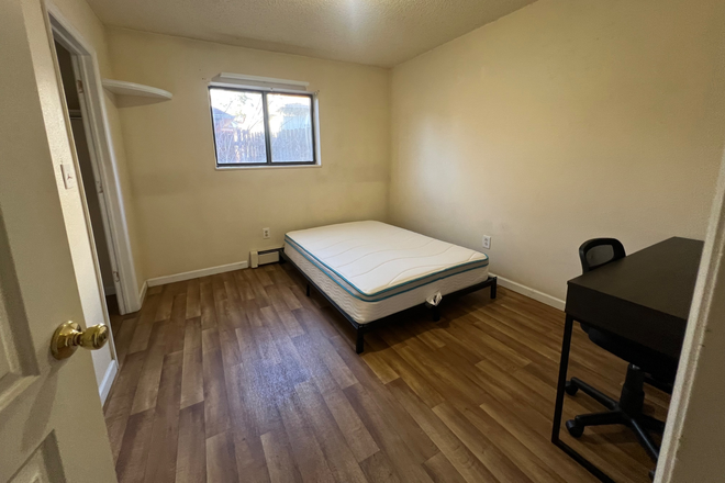 Bedroom - Apartment, Very Close to Campus SPRING/SUMMER 2025 Sublease