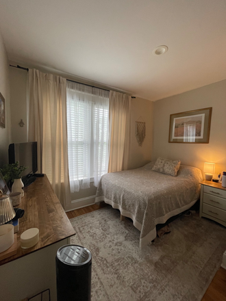 Bedroom w/Double Bed - Room For Rent House
