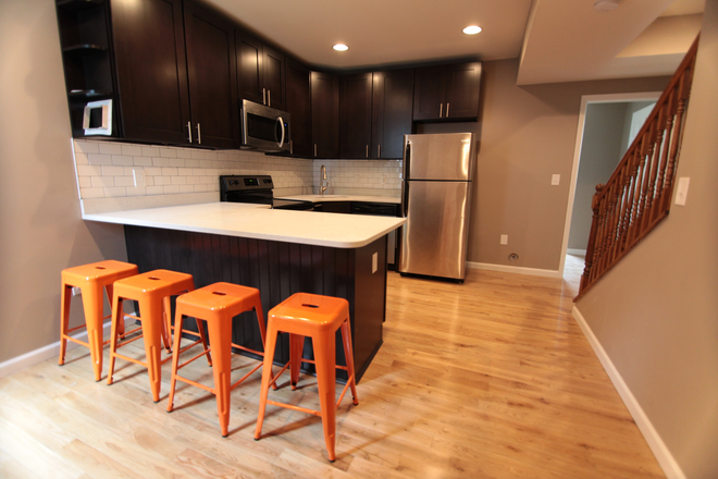 Kitchen Island - OCP - Bright Beautiful Updated Apartments Unit W/Skylight - 4 Bed 2 Bath