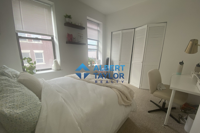 Bedroom #1 - 4 Bed 1 bath in South End!! Apartments