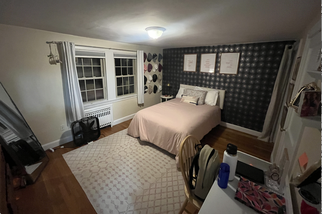 Bedroom - JULY ONLY/FREE PARKING Room for sublet!