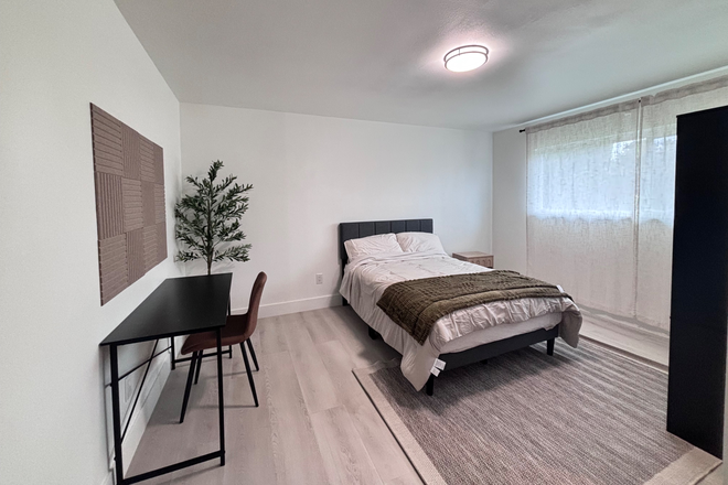 suite bedroom - Brand-New High-End Remodel | Fully Furnished Modern Luxury 6BR/4BA Near UCR House