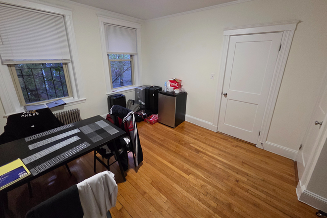 Room - 2B1B, close to campus Apartments