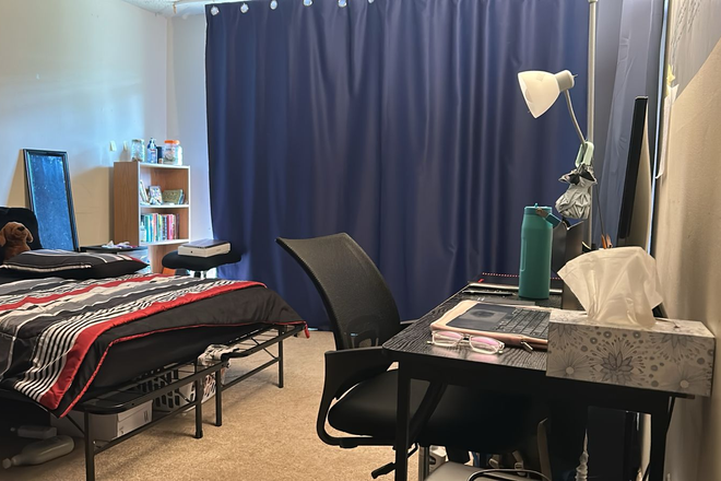 Living Room - Brandywine apartments: entire unit available for lease transfer