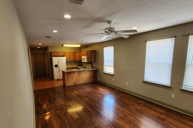 Living Room - Short distance to Audubon Park Duplex