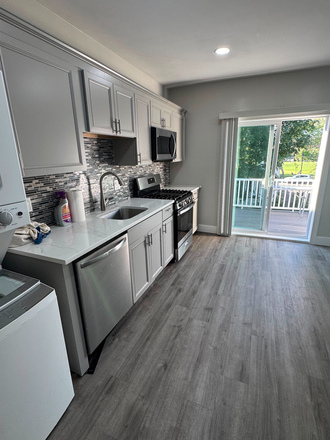 kitchen - Renovated 4-Bedroom Duplex Near Union Square-Somerville-Cambridge