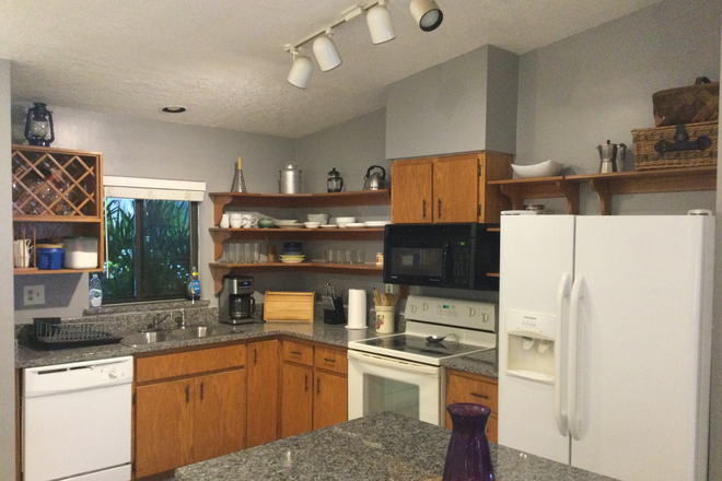 Kitchen - Woodlands close to campus House
