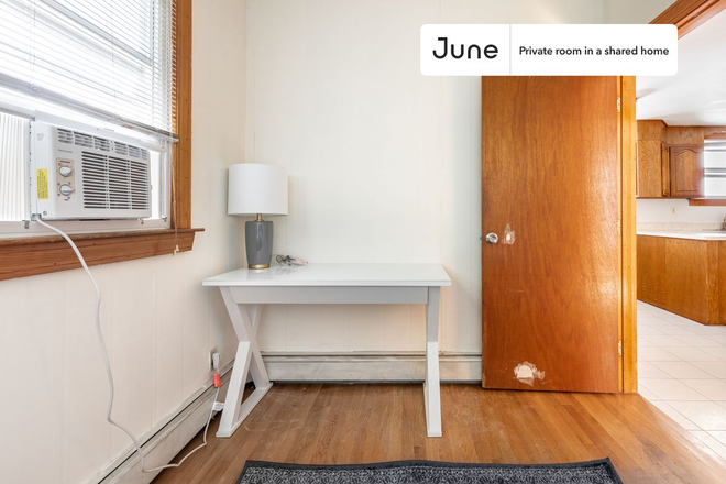 Photo - Private bedroom in 5 bed/1 bath Home