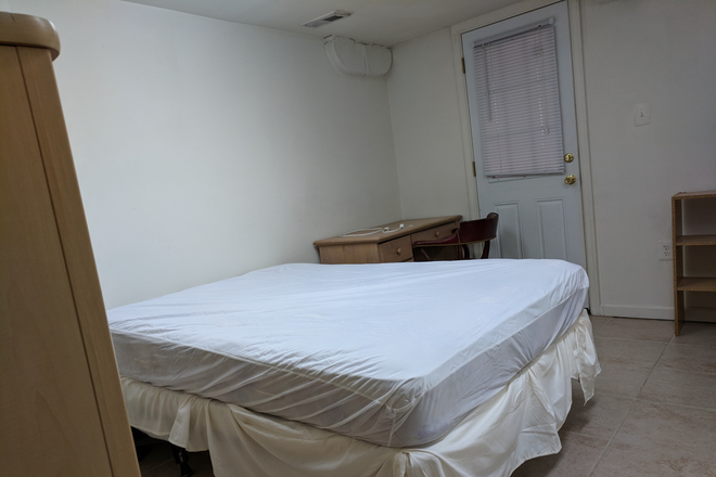 Available Bedroom - 3 Bedroom, 2 Bath English Basement Unit, 1 Room Avail for Lease starting 8/1