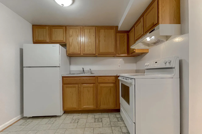 Kitchen - Nice 1b apt at Millbrook.
