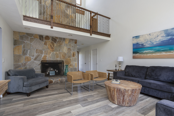 Living Room - Available for a group of 5! Beautiful spacious home!