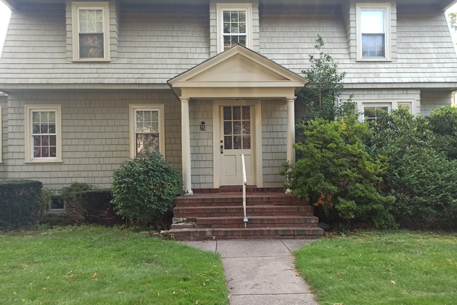 exterior - 2026-2027 - BEAUTIFUL SINGLE FAMILY ON QUIET STREET NEAR CAMPUS House