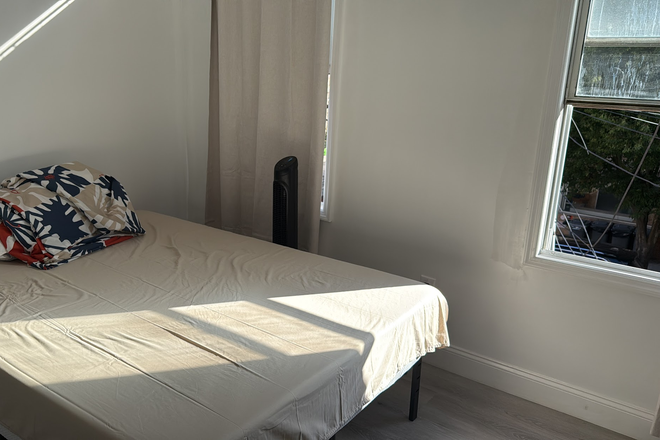 Room - Subleasing my cozy apartment near Sunset Park (Dec 28, 2025 – Jan 20, 2026)