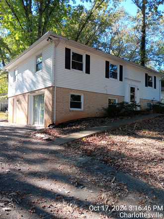 Exterior - Spacious 5-Bedroom 2 Bath Home in Historic Downtown Charlottesville