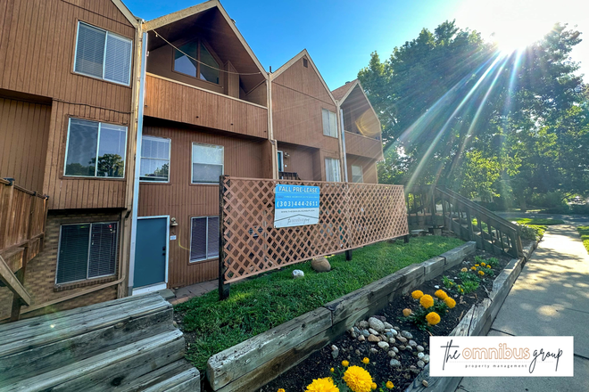 Front exterior of the building. Goss 6 is on the SE corner. - $1,100 Per Bedroom in a 3BD/2BA Townhome!