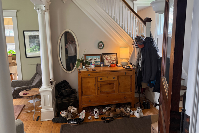 Foyer - 4BR/3BA UPDATED SF HOME    AVAIL. JUNE 1   DAYTON & CRETIN