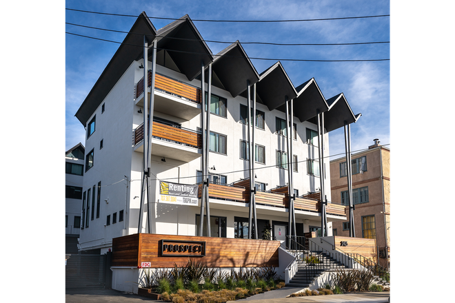 Outside View - (LAST MINUTE RENT DECREASE) The Prospect Furnished Double Summer Sublet