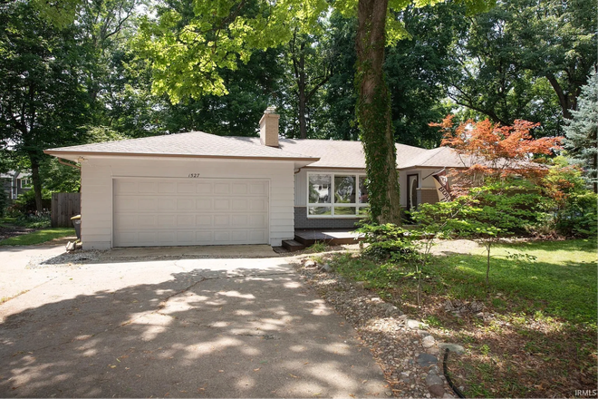 Front - 3 Bed / 2.5 Bath Home in Great Neighborhood - Updates Underway!