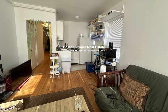 A - 3 bedrooms right across from Whole Foods. ***NO FEE Apartments