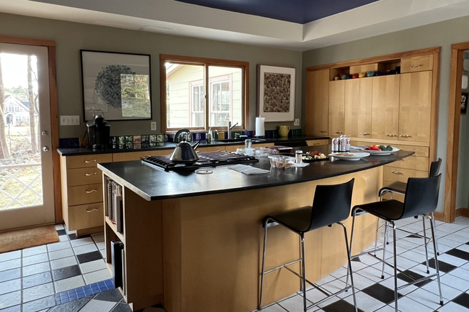 Kitchen, can be shared with owner - Quiet 2-room suite with private bath, in private home