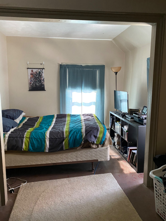 Bedroom - One Bedroom close to Campus Apartments