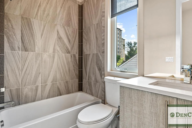 Bathroom - High Street Townhouse Across the Street From DU