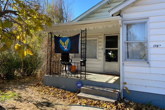 Exterior - Entire Home with Full Basement Near Medical Campus